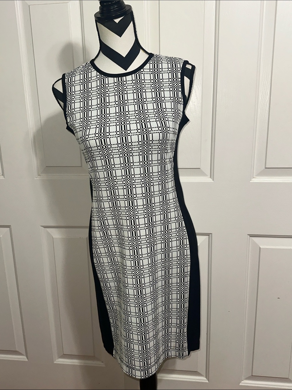 Shoshanna Sleeveless Black & White Plaid-Print Sheath Dress